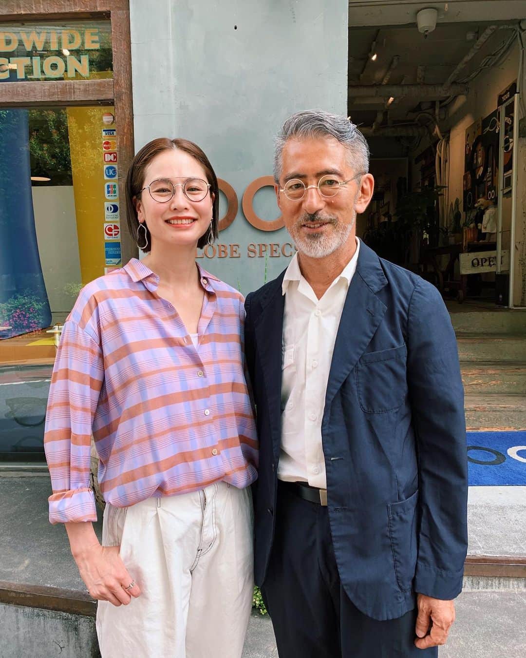 のインスタグラム：「本日渋谷店に二ノ宮和佳子さんがAHLEMのピックアップにご来店。リムの周りだけべっ甲柄になっているダブルブリッジのメガネがとてもよく似合っていました。 #globespecs  @globespecs_official  #tetsuyaokada  @wakako.ninomiya  #eyewear #sunglasses  @ahlem  #store #tokyo #opticalstore」