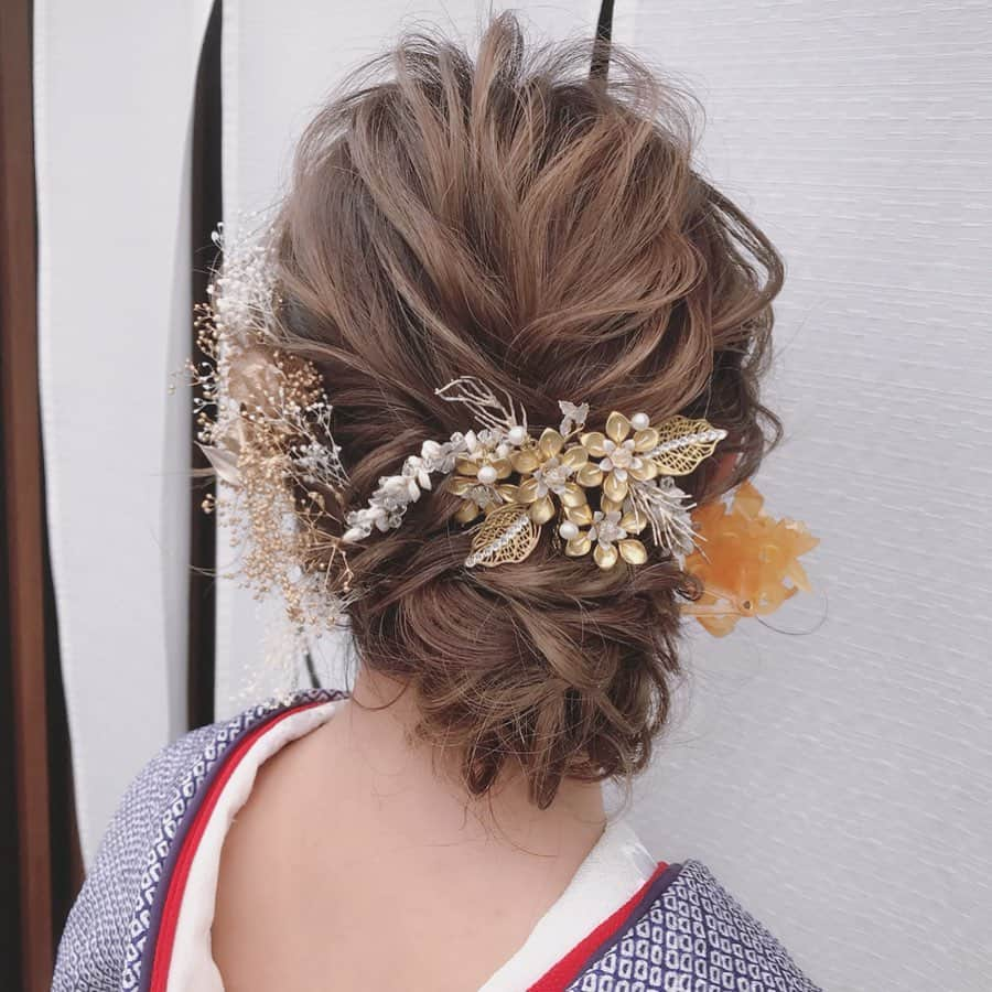 Gendaiさんのインスタグラム写真 - (GendaiInstagram)「和装ヘアアレンジ 三重から来られたお客様は美容師さん✂️ すごく喜んでもらえて嬉しかった！！ ありがとうございました😊 . . . . .  #ヘアスタイル#ヘアアレンジ#ヘアアレンジ動画#ヘアセット#簡単アレンジ#簡単ヘアアレンジ#髪型#美容師#ヘアアレンジ解説#ヘアアレンジやり方#アレンジ動画#ヘアアレンジ簡単 #ブライダル#ウエディング#花嫁#プレ花嫁#結婚式#結婚式コーデ#結婚式ヘア#結婚式準備」5月21日 16時14分 - gen_dai