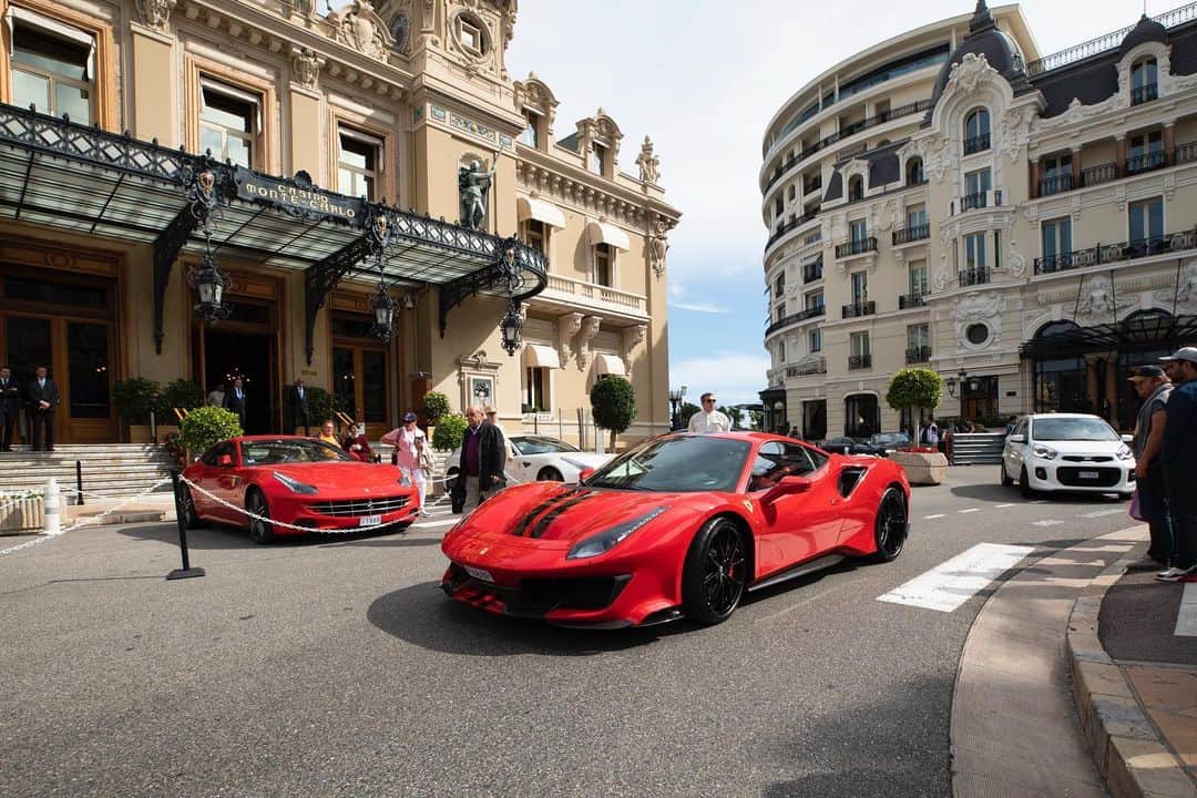 ウブロさんのインスタグラム写真 - (ウブロInstagram)「New boutique opening in #Monaco on the prestigious Place du Casino, in the presence of @ScuderiaFerrari driver @charles_leclerc and #PieroFerrari. Wishing all the best to the #ScuderiaFerrari team for the #MonacoGP. #HublotMonaco #Charles16 #charlesleclerc #SF90 #essereferrari @hublot_monaco」5月22日 1時40分 - hublot