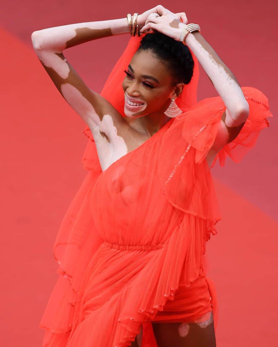 Vogue Italiaさんのインスタグラム写真 - (Vogue ItaliaInstagram)「Amazing @winnieharlow attending the screening of ‘Once Upon A Time In Hollywood’ during the 72nd annual Cannes Film Festival. #Cannes2019」5月22日 1時57分 - vogueitalia