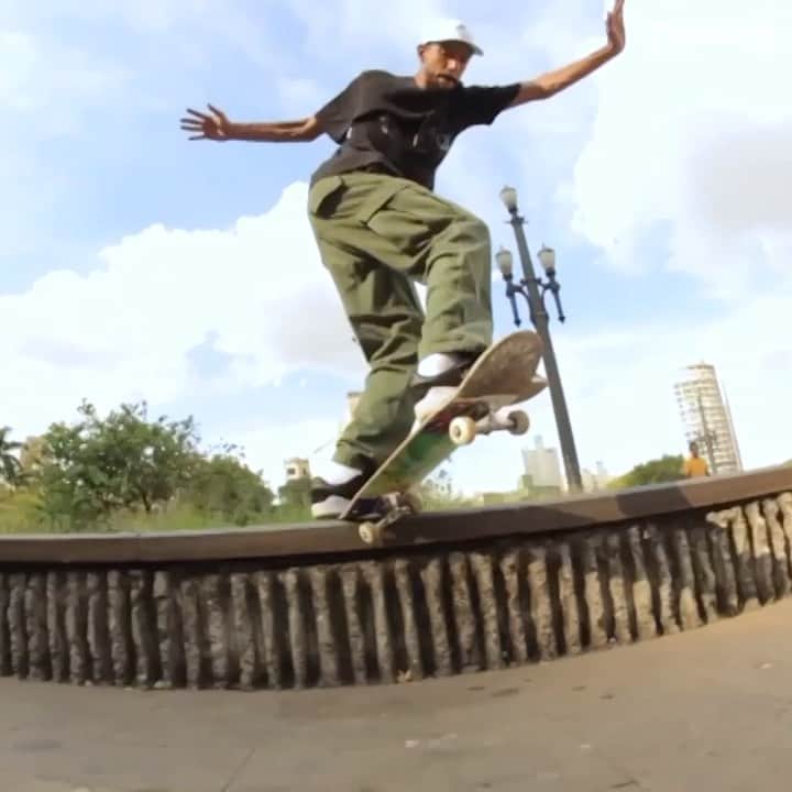 スラッシャーのインスタグラム：「LIVING LEGEND @rodrigotx’s new video part for @sigilosp is LIVE on ThrasherMagazine.com 📡 🇧🇷」