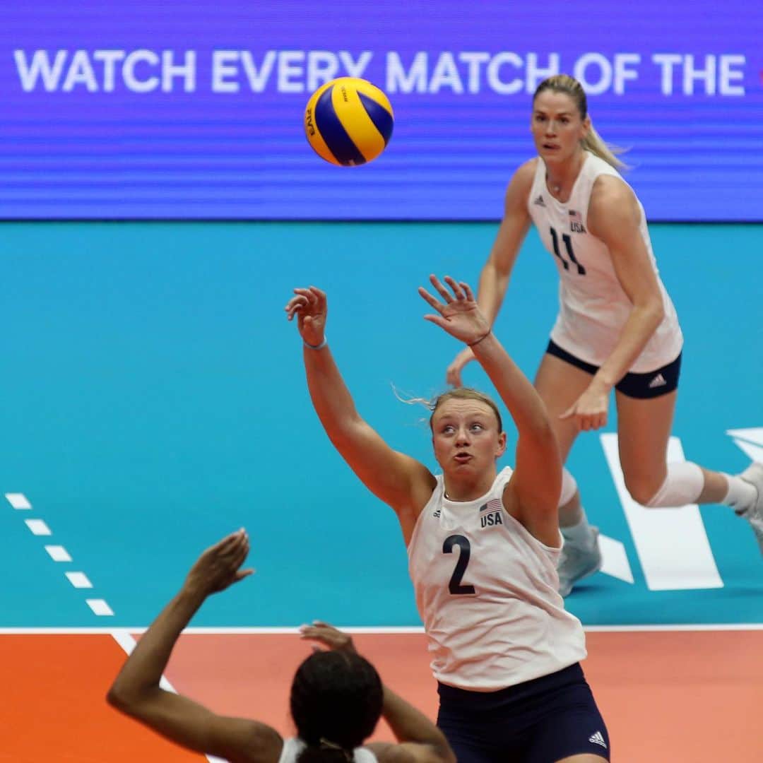 USA Volleyballさんのインスタグラム写真 - (USA VolleyballInstagram)「🔥🔥 3️⃣ starting @usavwnt players made their FIVB debuts Tuesday, and it did not hold back the U.S. Women in winning their @FIVBVolleyball #VNL opener. 🇺🇸 sweeps #Belgum 25-23, 25-8, 25-22. Click bio 🔗 for match recap.」5月22日 2時17分 - usavolleyball