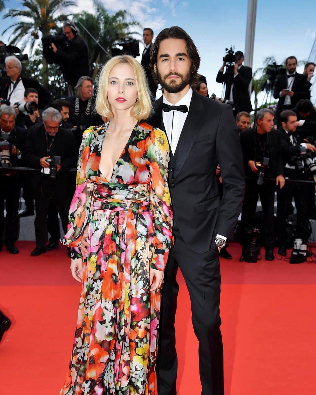 NICOLAS SIMOESのインスタグラム：「Walked for the first time on the Red Carpet for such an amazing experience together... Thanks @lorealmen 🎥♥️」