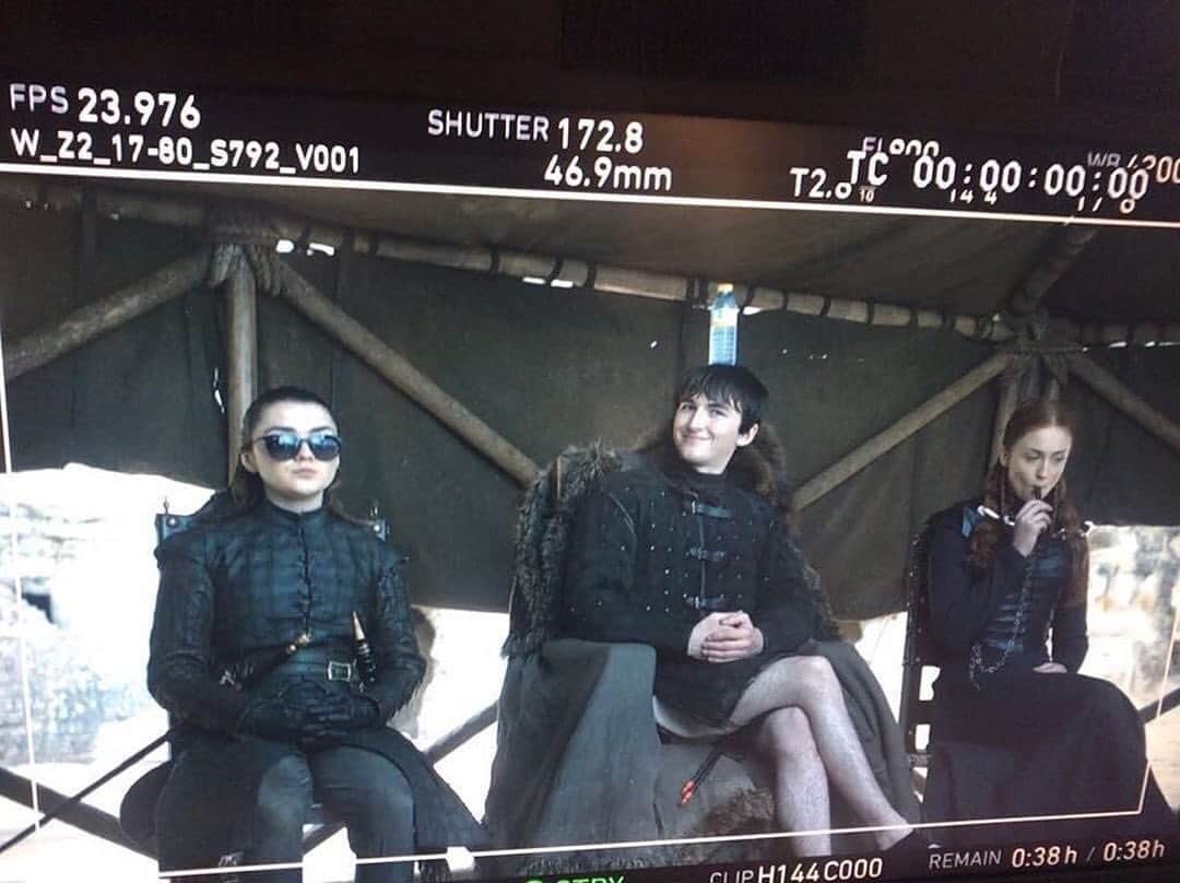 レナ・ヘディのインスタグラム：「Just cause they’re all Aces 🖤🖤🖤」