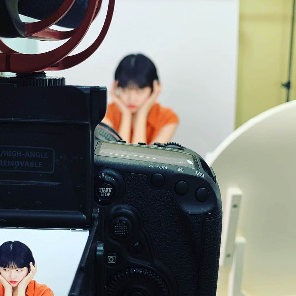 My Little Pouchさんのインスタグラム写真 - (My Little PouchInstagram)「- - 韓国のファッションモデルの ヒヨンちゃん(@hxxyeoni) とのコラボ！🥰💕 -  トレンディな彼女の 夏☀️のスキンケアとメイクアイテムは何？！ - 「マイリトルポーチ」のインスタグラムから 大公開いたします！ みんなお楽しみに🙌🏻✨ -  #mylittlepouch #mlp #マイリトルポーチ #한국 #한국화장품 #한국여행 #한국쇼핑 #韓国 #韓国メイク #韓国コスメ #韓国旅行 #韓国ショッピング #コスメ #メイク #韓国化粧品」5月21日 18時09分 - mylittlepouch_official