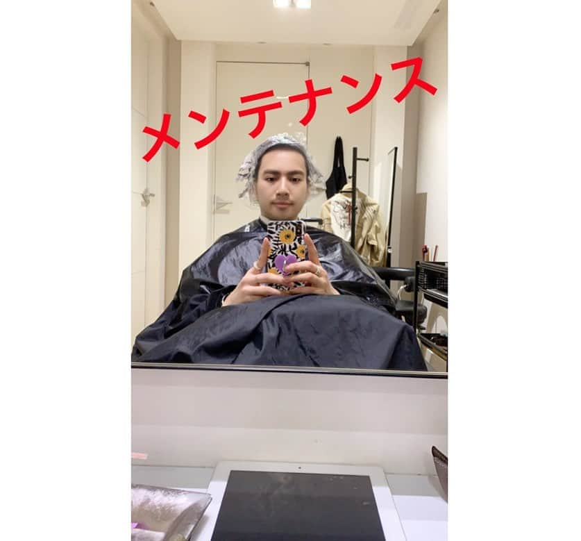 増田有華さんのインスタグラム写真 - (増田有華Instagram)「・ 本番前に髪メンテ。 今回も最高にお気に入り🧡 毎回Pepeさんのセンスに惚れ惚れしちゃう〜🥰 インナーカラーも入れ直し、全体のカラーも少しトーンダウン。ピンクベースにしてもらいました。 わたしの肌にはピンクやパープルが合うみたい。肌が白く見えるの。 かきあげるとガッツリ出てくるハイライトにテンション上がります😍チラっ またまた切ろうかと思ったけど… 今回はガッツリいかず、整えてもらいました。伸びてボリュームが出た分だけすいてもらいサッパリ。ヘアカットって本当に気分転換になるよねー。 Pepeさん本来はおやすみの日でしたが、今日しか私が時間が無く… 調整していただきお時間つくっていただきました。とても助かりました🧡🧡 いつもありがとうございますーー！！ ・ ・ @pepeyumi  #spadic @spadic0404 #増男もメンテ #スキンにしてた #喜んでた #hair #haircolor #hairstyle #haircut  #ヘアカラー #ヘアースタイル #ヘアーカット #美容室 #美容院 #髪質改善 #髪 #cute #beauty #happy #smile #japan #japanesegirl」5月21日 18時18分 - masuyuka_official