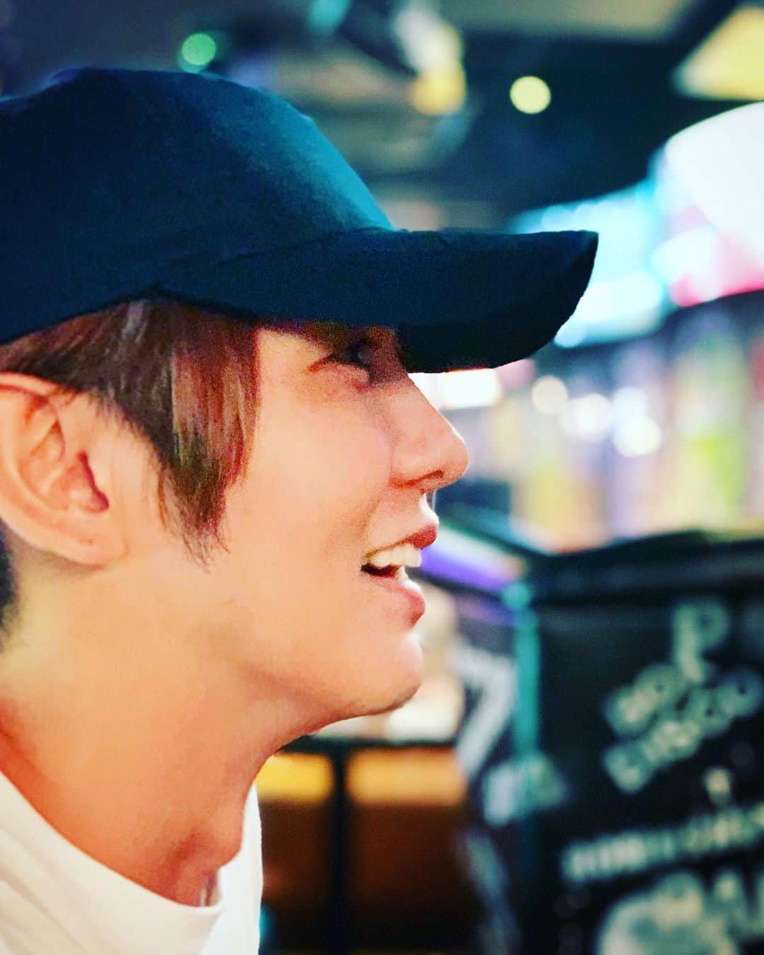 ミッチーのインスタグラム：「仲良しの 映画のプロデューサーさんが撮ってくれましてん ナチュラルでお気に入り Photo: nkbyc」