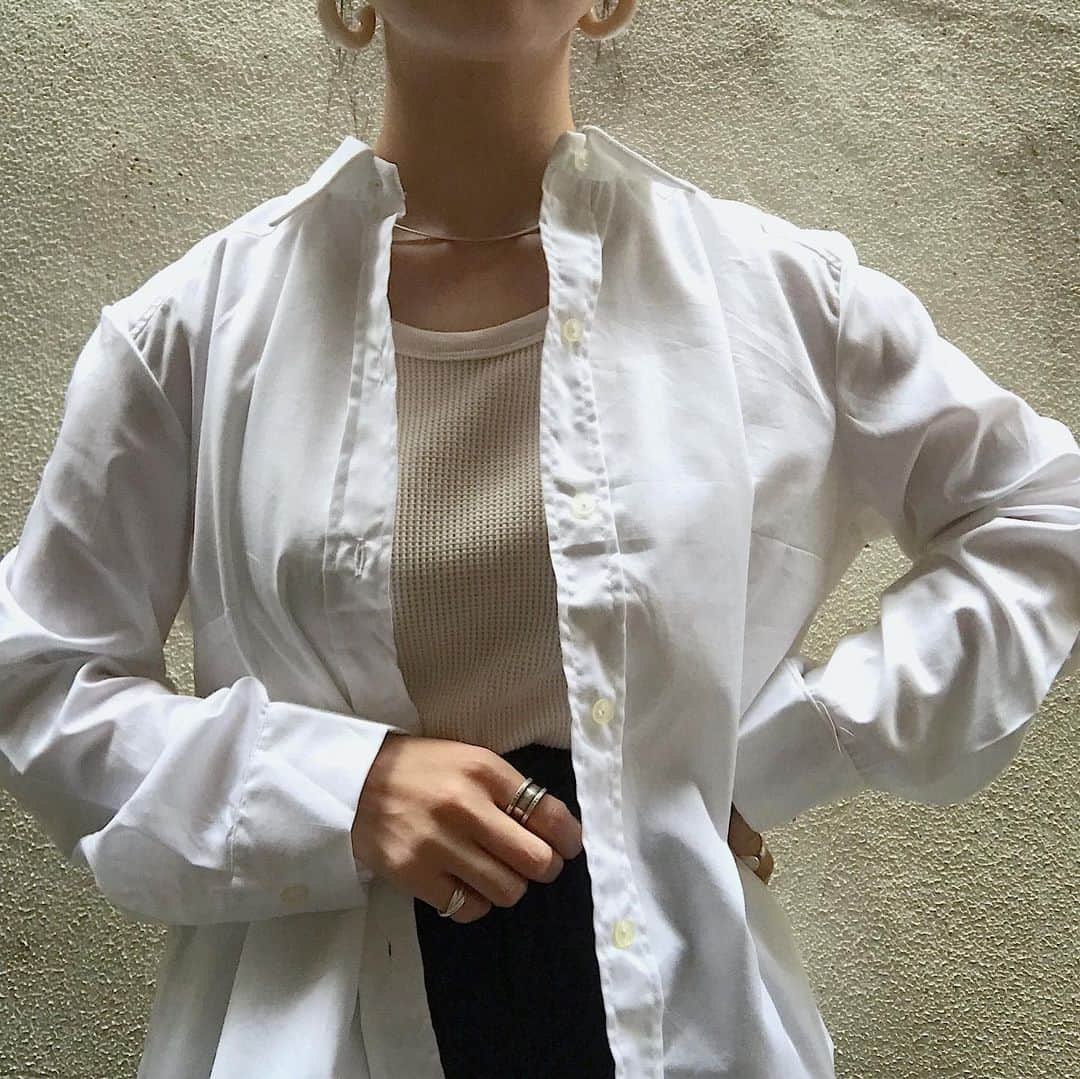 TheSunGoesDownさんのインスタグラム写真 - (TheSunGoesDownInstagram)「TSGD_2nd@shimokitazawa  white shirt  __ #tsgd #thesungoesdowntokyo  #vintage #fashion #vintagefashion #Eurovintage  #usavintage #ヴィンテージ #渋谷 #下北沢 #学芸大学 #古着屋 #古着 #大人古着 #東京古着屋 #渋谷古着屋 #下北沢古着屋 #学芸大学古着屋」5月21日 18時42分 - tsgd_tokyo