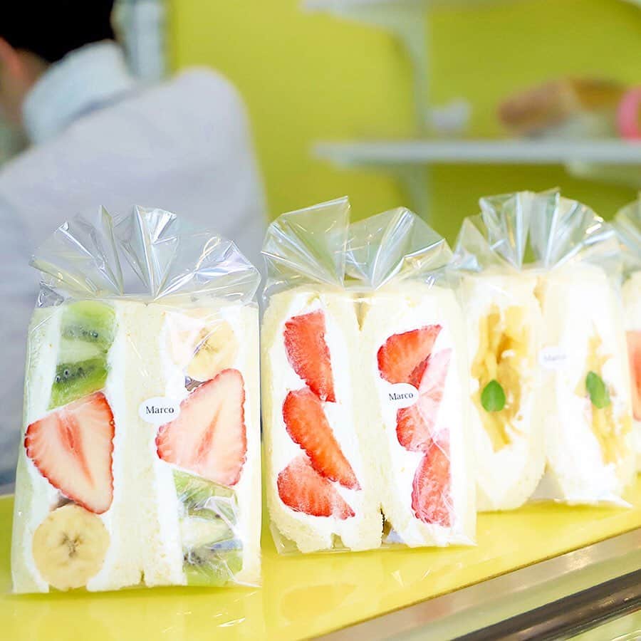 東急電鉄さんのインスタグラム写真 - (東急電鉄Instagram)「. “Sandwiches Marco (@sandwichesmarco)” is a specialty sandwich shop near Musashi-nitta Station on the Tokyu Tamagawa Line. Their fully loaded sandwich with fresh cream and loads of seasonal fruit comes especially recommended. (Musashi-nitta Station/Tokyu Tamagawa Line). . 東急多摩川線の武蔵新田駅近くにあるサンドウィッチ専門店"Sandwiches Marco"（@sandwichesmarco）。 ボリューム満点で季節ごとに変わるフルーツたっぷりの生クリームサンドがおススメです。 （武蔵新田駅/東急多摩川線） . #sandwichesmarco #fruits #sandwich #fruitssandwich #strawberrysandwich #strawberry #sweets #foodporn #yummy #japan #nippon #traveldiary #lovers_nippon #japantrip #japanlife #일본 #디저트 #일본여행 . #マルコ #フルーツサンド #サンドイッチ #サンドウィッチ #いちごサンド #今日のおやつ #東急線 #東急線日和 #東急線めぐり #東京美食 #日本美食」5月21日 18時38分 - tokyu_railways