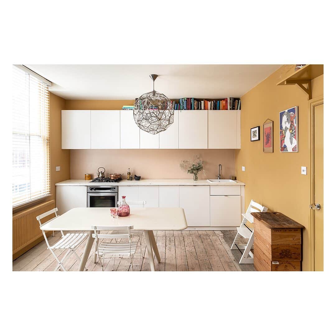 The Modern Houseさんのインスタグラム写真 - (The Modern HouseInstagram)「Mellow Yellow: a playfully-coloured home in Hackney. Follow the link in our bio for information.  #hackney #interiorinspo #themodernhouse」5月21日 18時52分 - themodernhouse
