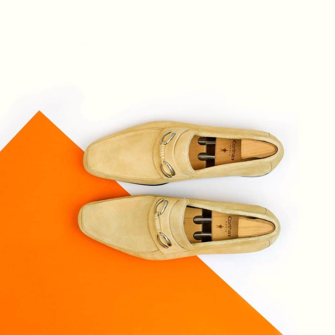 コルテさんのインスタグラム写真 - (コルテInstagram)「⚪️🔶 What would you wear these beautiful Beige Suede Cannes loafers with? 🔶⚪️ • • #Corthay #Cannes #Loafer #TheFinestShoes #LaCouleurCestCorthay」5月21日 19時09分 - maison_corthay
