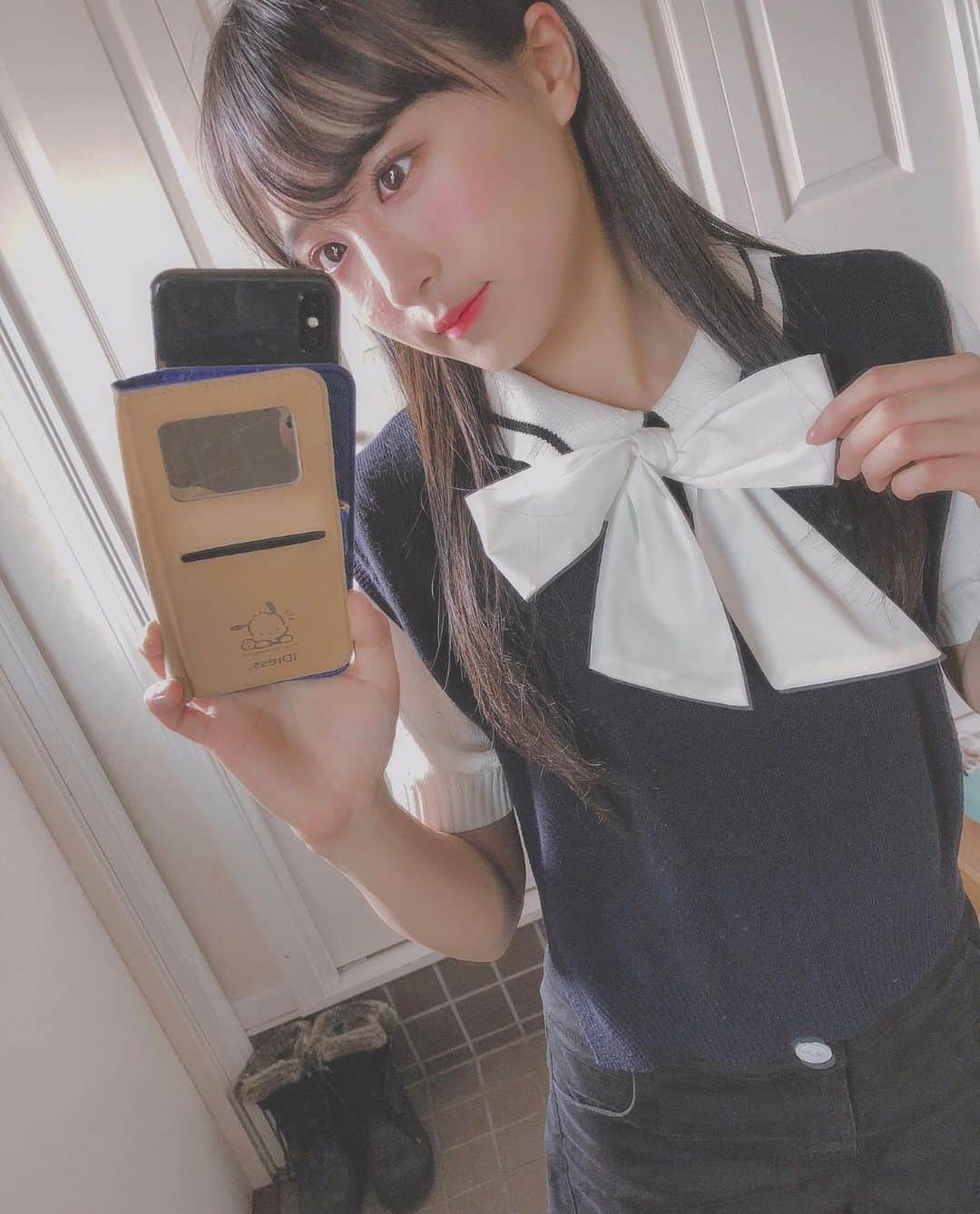 坂口渚沙さんのインスタグラム写真 - (坂口渚沙Instagram)「大好きな襟付きシャツに🎀. . #洋服. #リボン. #パパの長靴.」5月21日 19時13分 - nagisa_sakaguchi