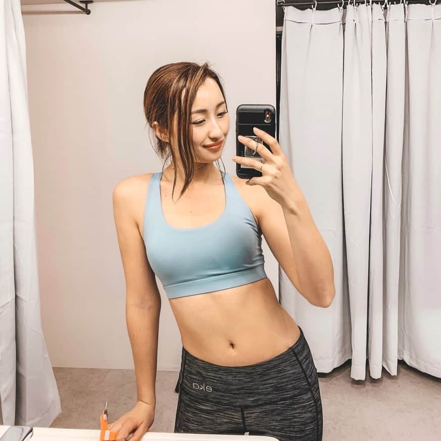 のインスタグラム：「- - フィットネスウェアは しっかりした素材のが好き🏋🏻‍♀️ 今着用しているスポーツブラと同じもの 抽選で1名様にプレゼントしてくれるみたい✨ 1. この投稿に  いいね💖  2. @sloli_jp と @sae_golfをフォロー ぜひ応募してねん！ 明日はコンペだから軽く下半身だけ 鍛える👟❤️ - →当選者発表❤️ @__renao_0707 に決定☺️ - #ゴルフ女子 #ゴルフ男子 #ゴルフコーデ #スポーツ女子  #ゴルフウェア #スポーツ #golf #골프 #골프스타그램 #골프장 #라운드 #골프스윙 #골프사랑 #골프레슨 #아이언샷 #스크린골프 #드라이버샷 #골스타그램 #トレーニング #トレーニング女子 #筋トレ #筋トレ女子 #sloli #cytokyo #cytokyo5passion」