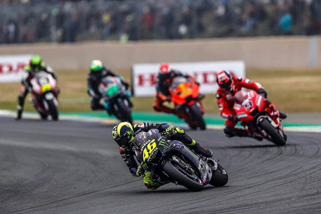 バレンティーノ・ロッシさんのインスタグラム写真 - (バレンティーノ・ロッシInstagram)「Le Mans Circuit,France  Top five finish not too far from the podium 📸 @gigisoldano @jesusrobledo」5月21日 19時54分 - valeyellow46