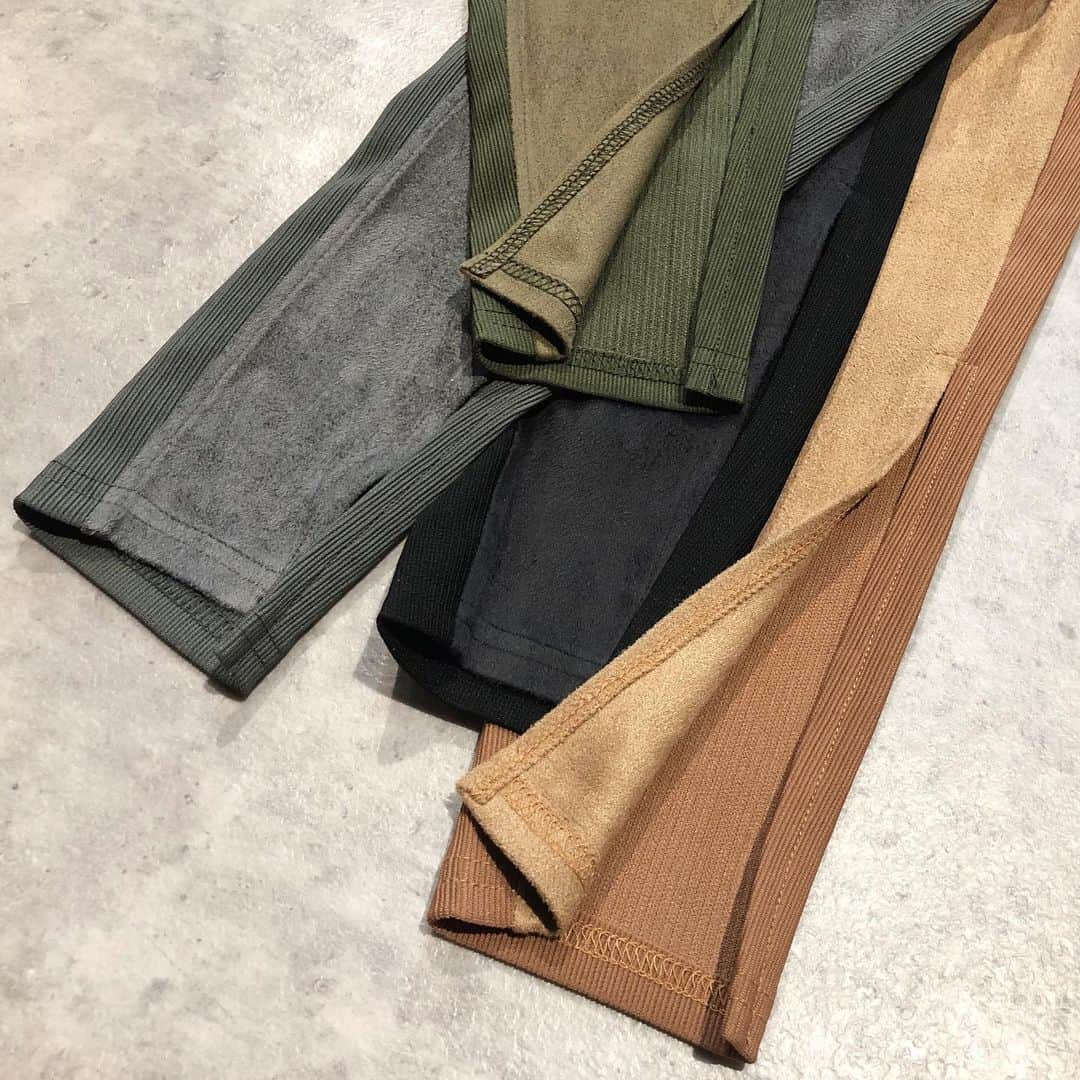 Juemiさんのインスタグラム写真 - (JuemiInstagram)「本日20時発売 Transition Slit Pants / ¥5,200+tax 全4色 S/M サイズ #juemi #juemistyle #ju965 #newarrival」5月21日 19時57分 - _juemi_