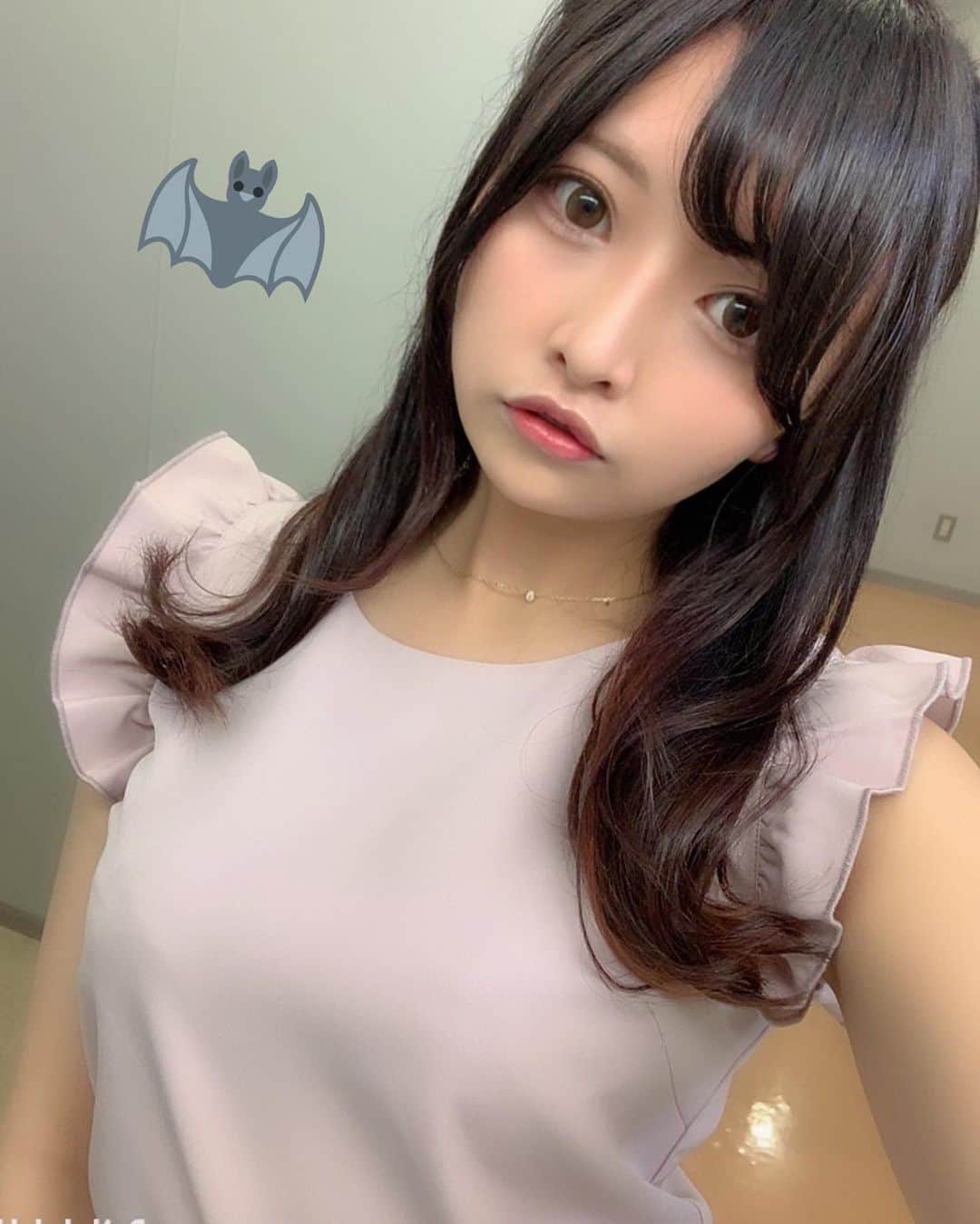 橋本ひかりのインスタグラム：「昨日の学校てゃ🦇 ちゃんと勉強してるの偉い？😎 ･ #撮影会モデル #モデル #私服 #女子大生 #gravure #japanesegirl #私服コーデ #evelyn #法学部 #橋本ひかり #model #ハーフアップ」