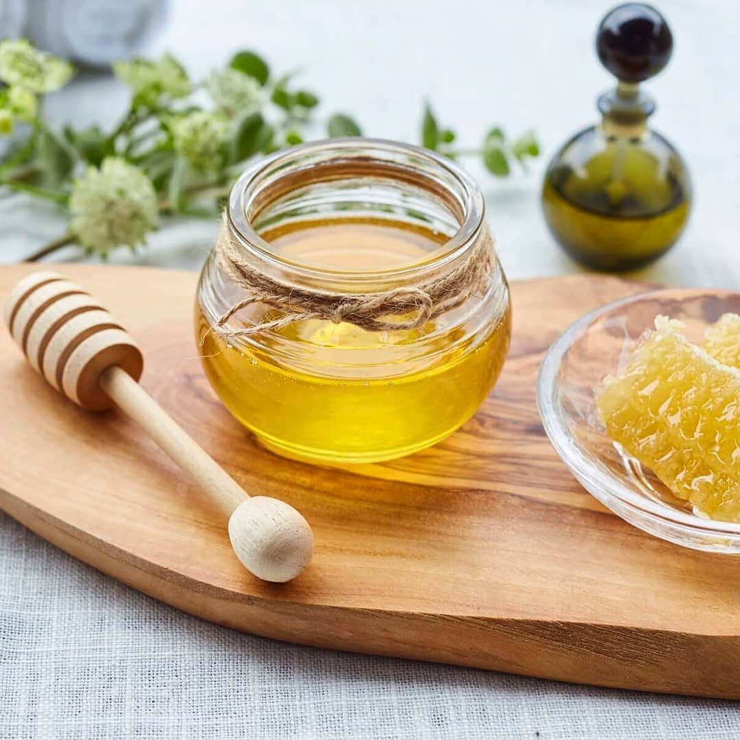 のインスタグラム：「身体の内と外から潤ってキレイを目指す「ハチミツ美人滞在」  Enhance your inner and outer beauty with the rejuvenating effects of natural honey in Karuizawa.  #星野リゾート #星のや軽井沢 #星のや #ハチミツ #長野県 #軽井沢 #軽井沢旅行 #Karuizawa #Nagano #honey」