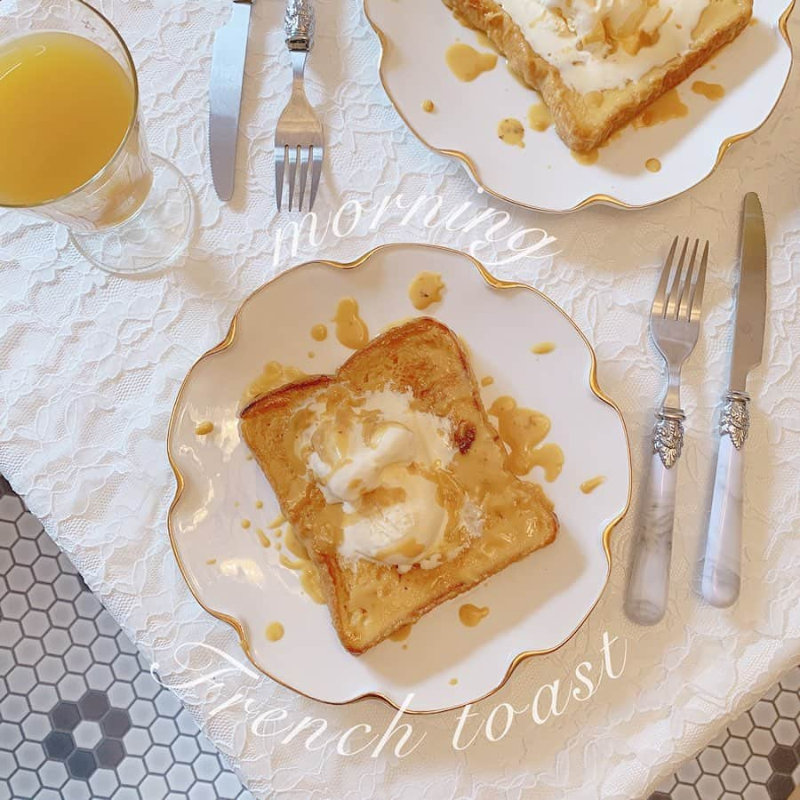 エリンコさんのインスタグラム写真 - (エリンコInstagram)「🥪🍯🍨🍮 * * スーパー簡単お家でできるフレンチトースト💗 作り方知りたいってたくさんDMありがとうございます🎀 詳しくはブログに載せたのでチェックしてみてくださいー❣️❣️ * インスタのtopから飛べるよ🎶 使った物は 食パンとプリンとバニラアイスのみ😍💘 ぜひ試してみてねー💕💕💕 * #お家カフェ #お家カフェごはん #スイーツ #モーニング  #お家カフェ風 #フレンチトースト #簡単レシピ #簡単レシピ大好き」5月21日 20時19分 - erinko0315