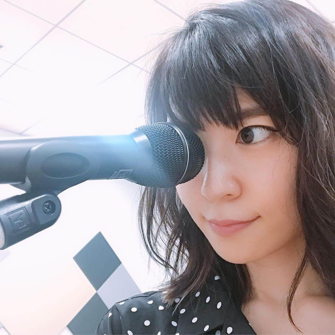 住岡梨奈さんのインスタグラム写真 - (住岡梨奈Instagram)「全部ここにある。﻿ みえないけど、ここにあるんです。﻿ 私の心とかそういうやつ。﻿ ここを通って行くんす。﻿ #す #すーっと﻿ ﻿ 明日から札幌へ行きます。﻿ とにかく、🍣🍜🍛🎸🗣 ﻿ もちろん、笑顔で。」5月21日 20時15分 - sumioka_rina