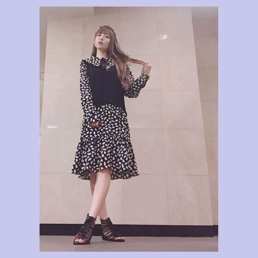 黒崎真音さんのインスタグラム写真 - (黒崎真音Instagram)「ただいま  ねむたいわん💤  #黒崎真音 #ootd #私服 #やっぱり黒が好き」5月21日 20時27分 - maonkurosaki922