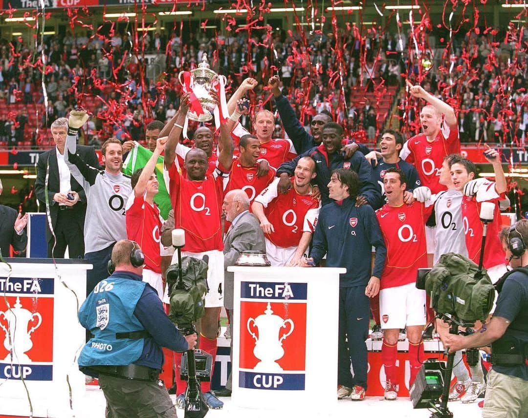フィリップ・センデロスのインスタグラム：「🗓21 May 2005 @arsenal @emiratesfacup ❤️」