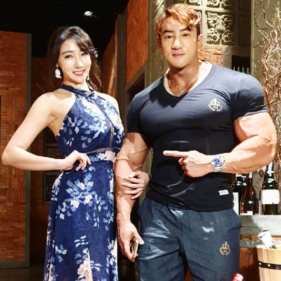 CHUL SOONさんのインスタグラム写真 - (CHUL SOONInstagram)「Korean Fitness Pro @shine.sung.ah . . .  Huge training Program available at chulsoon.com  Follow the Facebook page to see work outs.  Facebook.com/chulsoonofficial @chul_soon @chulsoon_official (한국계정)  ______________________________ #Musclemania Pro #teamchuls makeup #traps #bodybuilding #physique #gym #fitness #chulsoon #korean #fitnessmodel  #aesthetic #aesthetics #wbff #ifbb #chulsoon2020 #motivation  #fitfam #iphone #android #다이어트 #식단」5月21日 20時25分 - chul_soon