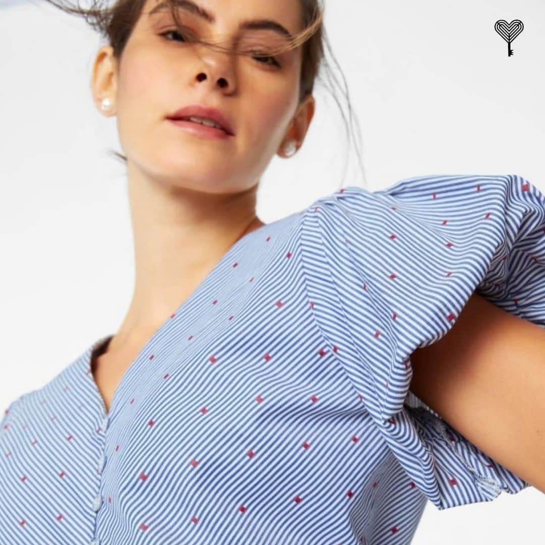 ビパシャ・バスーさんのインスタグラム写真 - (ビパシャ・バスーInstagram)「#Blue, we know you love it and we love it too! @thelabelife, this summer is an ode to cool blue with 80+ new arrivals in your favourite hue. From linen to lycra, denim to Tencel and our warm weather fave cotton, find 35-degree-celsius perfect styles on www.thelabellife.com.  #TheLabelLife #StyleEditorNotes #NewArrivals #ColourCrush #Summer #FeelingBlue」5月21日 20時34分 - bipashabasu