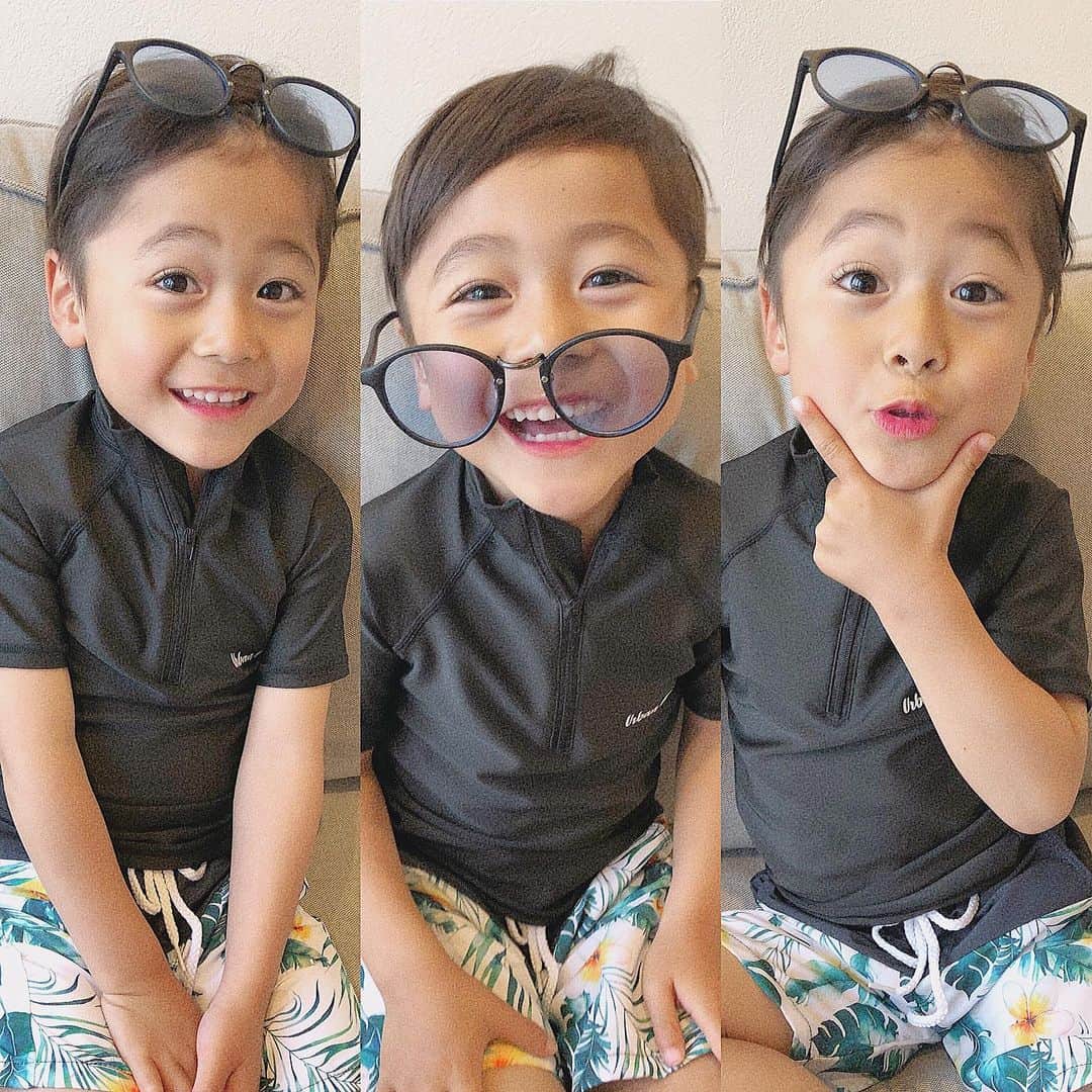 かなのインスタグラム：「． この間の会話🥳 ． 👦🏻「りきとってさぁ〜怖がりなんだよねぇ💦」 確かに暗い場所とか怖がる👻笑 👦🏻「でもママが怒ってるのは怖くないから泣かないよ〜！笑ってるだけぇ😆」 ↑そう。。この子私がどんなに鬼の形相で怒ってもすぐに笑わせてこようとする😅 ． 👩🏻「なんでママが怒ってるの怖くないの？」と聞いたら 👦🏻「だってママの怒ってる顔おもしろいし、怒ってても可愛いから😆♡」だって😂😂 ． 本当に私を手玉に取るのがうまくて困っちゃう😫💕 ママを喜ばせる術を本能で身につけてる。笑 #息子あるある その後ちょっと嬉しそうにパパに報告するといつも呆れられるけど😂 息子を持つママ達はこの気持ち共感してくれるはずっ❤️ ． ． #男の子ママ#きゅん#息子#4才#りーくんの成長記録」