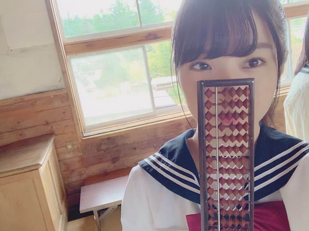 大塚七海のインスタグラム：「ㅤㅤㅤㅤㅤㅤㅤㅤㅤㅤㅤㅤㅤ いないいな〜い、ばあ☺︎ ㅤㅤㅤㅤㅤㅤㅤㅤㅤㅤㅤㅤㅤ #そろばん #隠れてない #セーラー服」