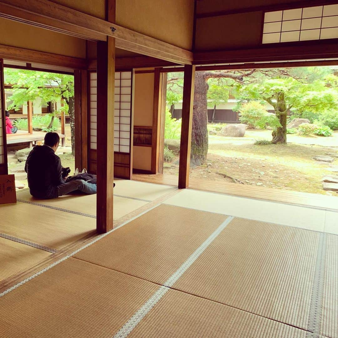 japantripさんのインスタグラム写真 - (japantripInstagram)「午前中は高山市の高山陣屋に行きました。 ガイドをして頂いたおかげで、建物や展示品への理解が断然違いました。 ストーリー性のある解説は大切ですね。  #unseenjapan  #takayama #高山陣屋  #gifu  #高山  #高山駅 #江戸時代  #聖地巡礼 #舞台めぐり  #takayamaoldtown  #カメラ好きな人と繋がりたい  #写真を撮るのが好きな人と繋がりたい  #カメラ女子  #雪  #snow  #winter  #instatrip #雪の中 #instapicture  #instatravel」5月21日 21時12分 - japanculturalheritage