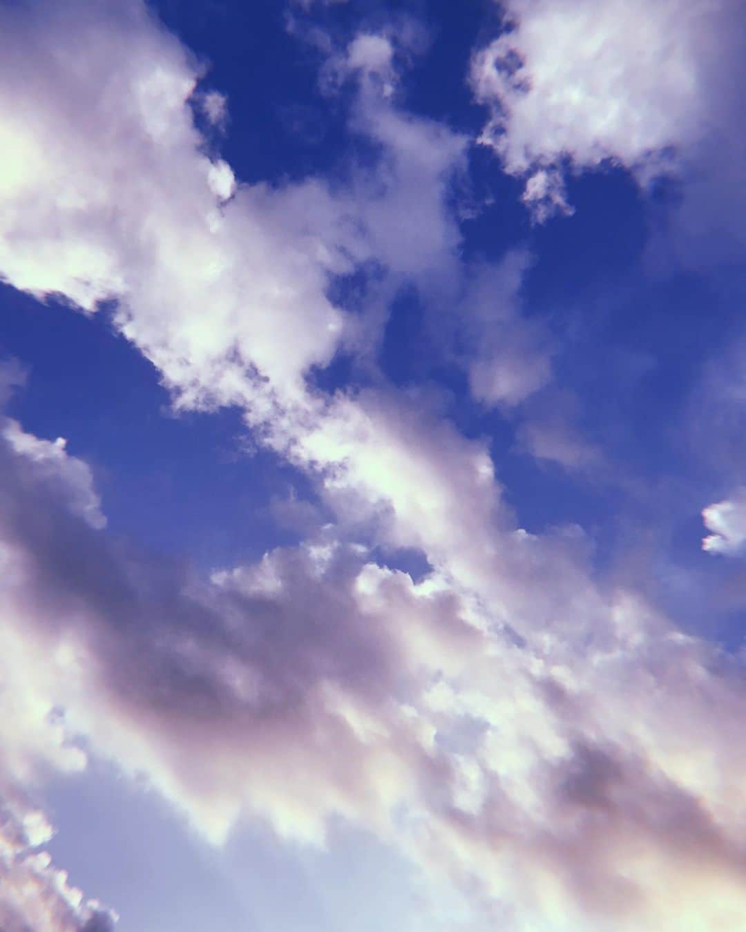 恵里花さんのインスタグラム写真 - (恵里花Instagram)「Paint the sky, make it yours.」5月21日 21時20分 - erikaig.jp
