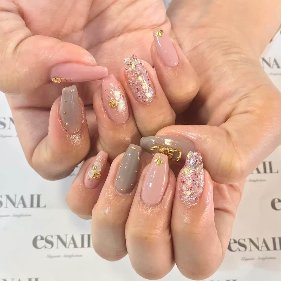 esNAILさんのインスタグラム写真 - (esNAILInstagram)「. #nail#nails#nailart#naildesign#esnail#esnail_shibuya#gelnail#ネイル#エスネイル#ジェルネイル#esネイル#ネイルデザイン#美甲#tokyo#shibuya#newnail#渋谷店#新宿店#吉祥寺店#大宮店#名古屋店#大阪店#福岡店 @esnail_la」5月21日 21時22分 - esnail_japan