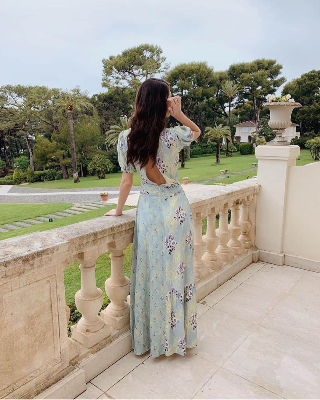 SELF PORTRAITさんのインスタグラム写真 - (SELF PORTRAITInstagram)「@camilamorrone wore Pre-Fall19’s FLORAL LACE PRINTED MAXI DRESS during Cannes Film Festival  #cannesfilmfestival #cannes2019 #camilamorrone」5月21日 21時35分 - mrselfportrait