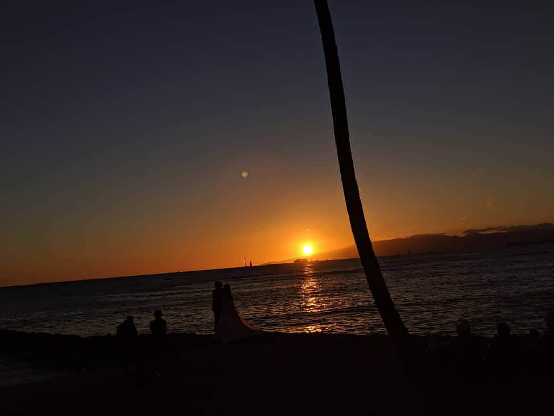高橋メアリージュンさんのインスタグラム写真 - (高橋メアリージュンInstagram)「I wanna see the sunset everyday. #michels  #hawaii #honolulu」5月21日 21時45分 - maryjuntakahashi