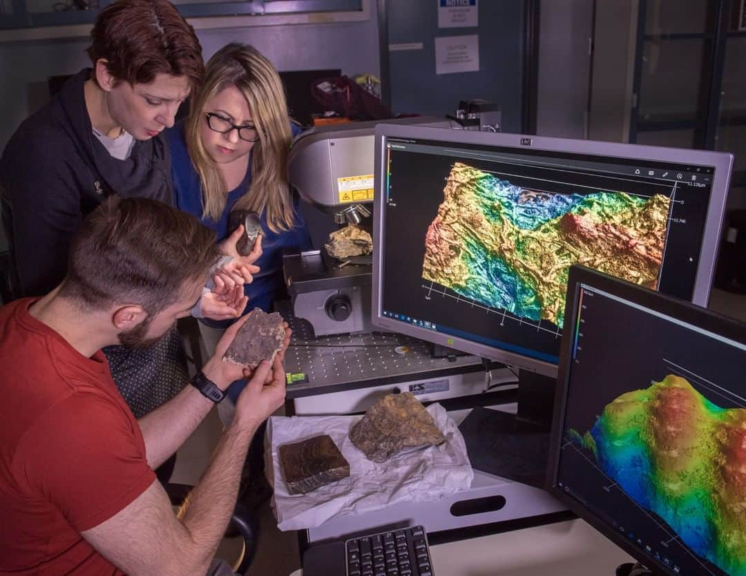 NASAさんのインスタグラム写真 - (NASAInstagram)「If you’ve seen dental plaque or pond scum, you’ve met a biofilm. Among the oldest forms of life on Earth, these ubiquitous, slimy buildups of bacteria grow on nearly everything exposed to moisture and leave behind common tell-tale textures and structures identifying them as living or once-living organisms.  Now meet the team of NASA engineers and scientists that launched a pilot project harnessing the power of machine learning to identify textural patterns unique to life.  The idea would be to equip a rover with these sophisticated imaging and data-analysis technologies and allow the instruments to decide in real-time which rocks to sample in the search for life, regardless of how primitive, on the Moon or Mars.  Credits: NASA/W. Hrybyk #nasagoddard #TechTuesday #science」5月21日 21時45分 - nasagoddard