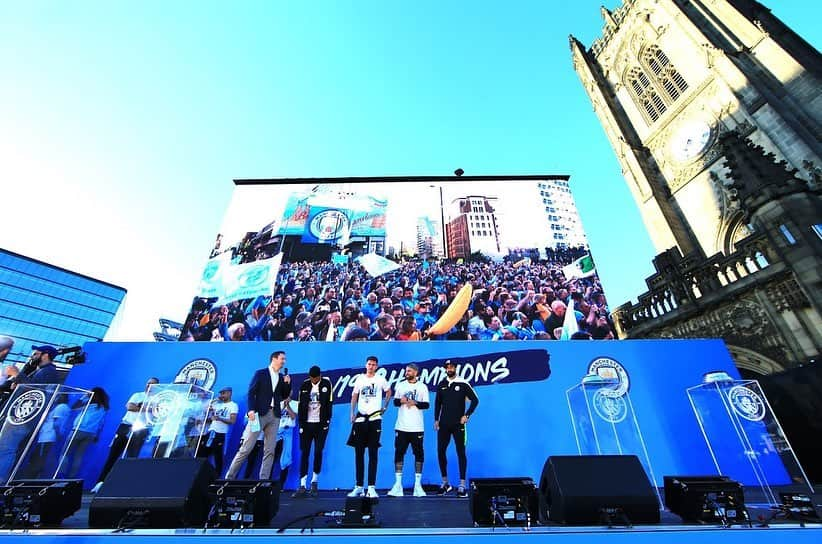 ニコラス・オタメンディさんのインスタグラム写真 - (ニコラス・オタメンディInstagram)「#Mánchestercity 🎉🎊 🏆🏆🏆🏆 #premierleague  #carabaocup #facup #communityshield」5月22日 3時18分 - nicolasotamendi30