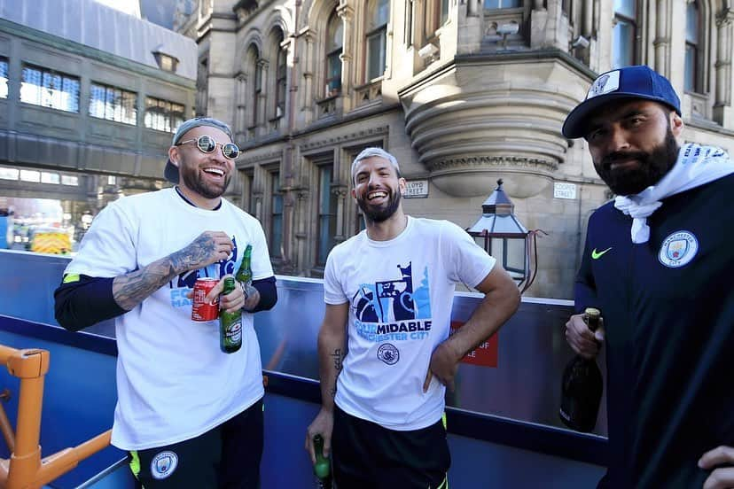 ニコラス・オタメンディさんのインスタグラム写真 - (ニコラス・オタメンディInstagram)「#Mánchestercity 🎉🎊 🏆🏆🏆🏆 #premierleague  #carabaocup #facup #communityshield」5月22日 3時18分 - nicolasotamendi30