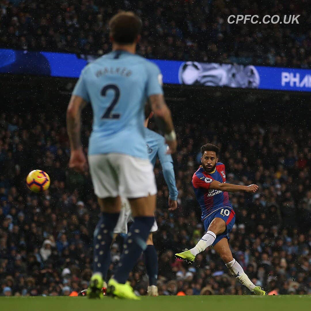 クリスタル・パレスFCさんのインスタグラム写真 - (クリスタル・パレスFCInstagram)「Pure magic ➡️ #androstownsend #cpfc #mcfc #premierleague #goaloftheseason」5月21日 21時50分 - cpfc