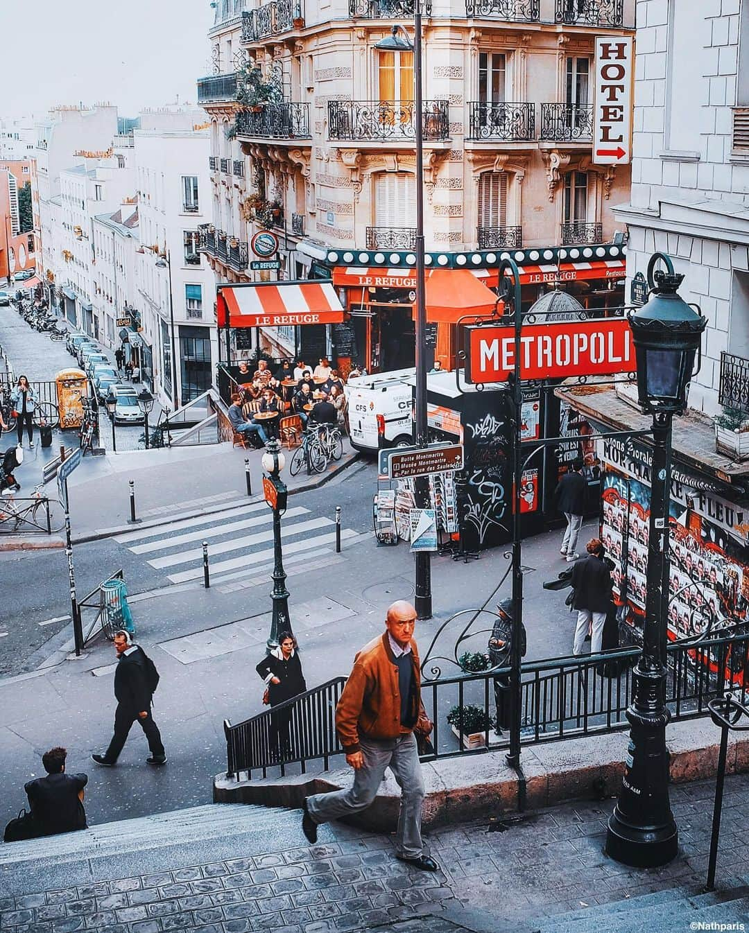 nathparisさんのインスタグラム写真 - (nathparisInstagram)「Streets of #Montmartre #paris」5月21日 21時57分 - nathparis