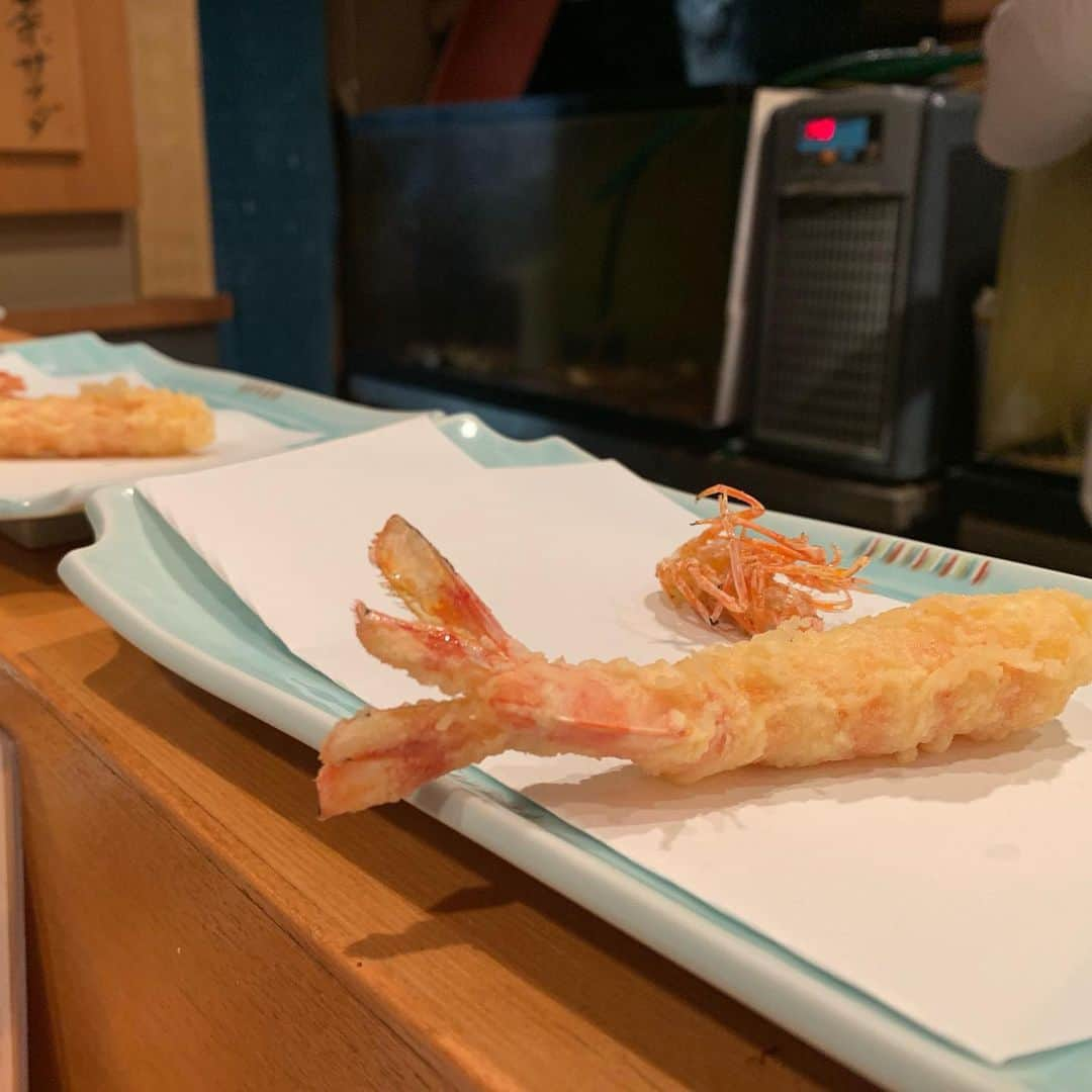 YU-U（工藤由布）さんのインスタグラム写真 - (YU-U（工藤由布）Instagram)「天ぷら🍤×日本酒🍶の相性🙆🏼‍♀️ たらこの〜ウニの〜天ぷら〜🤤 ユリ根もヌタも好きすぎる🙈 今宵は山形と新潟の日本酒🍶で🌀 ・・・ #天ぷら味覚 #u千葉の歩き方 #日本酒 #天ぷら」5月21日 22時14分 - nyan22u22nyan