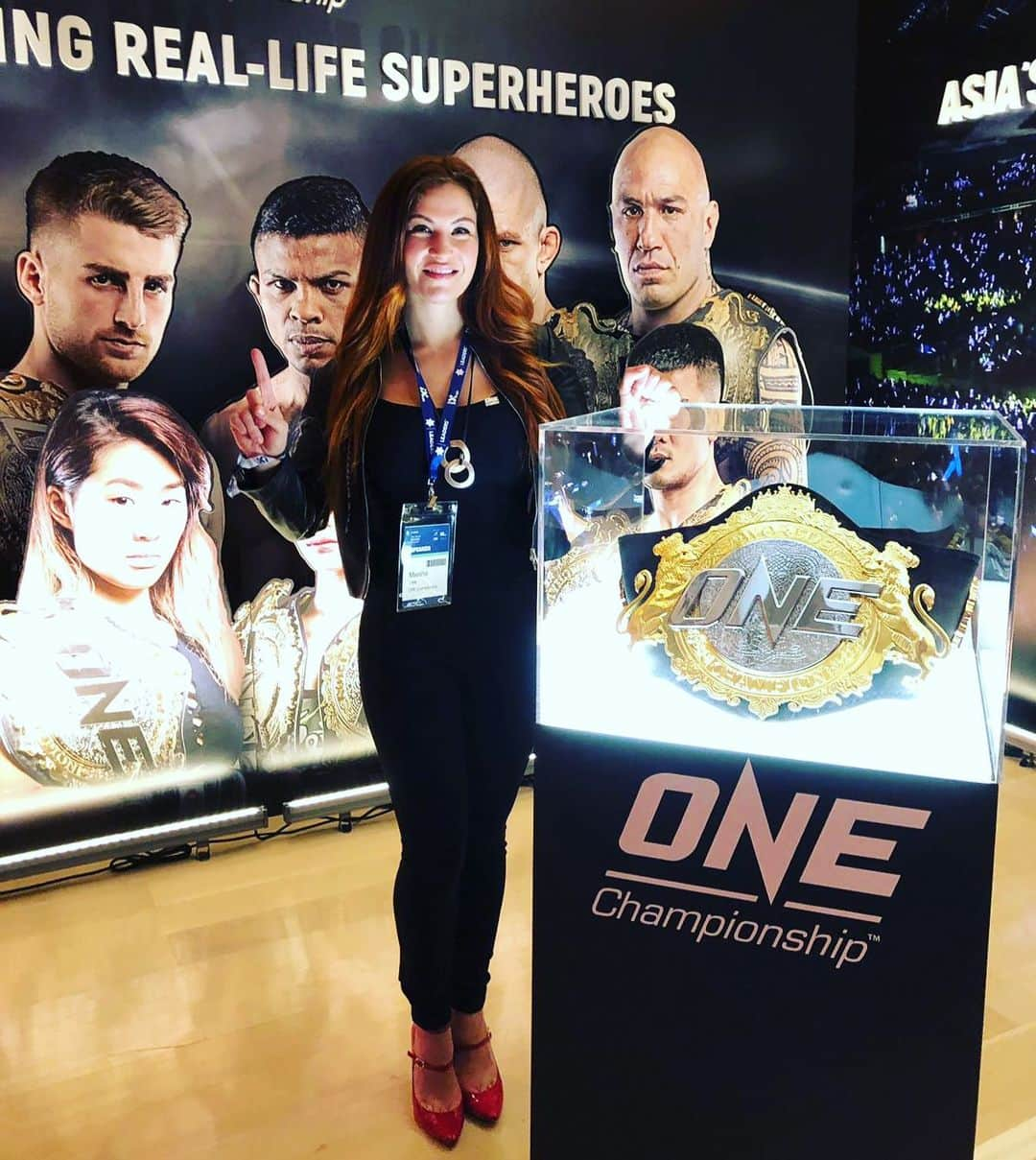 ミーシャ・テイトさんのインスタグラム写真 - (ミーシャ・テイトInstagram)「Kicking off the @leadersinsport_ with a bang! I’m just saying, this belt looks reaaally pretty.... 🤔 👊🏼 @onechampionship #onechampionship #weareone #leadersinsports #newyork #leadersweek」5月21日 22時18分 - mieshatate