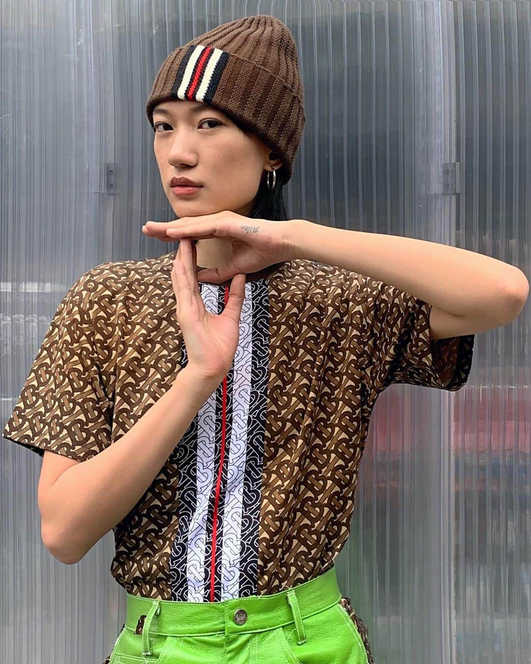 Burberryさんのインスタグラム写真 - (BurberryInstagram)「@greenluna_ masters the TB wearing the new Monogram stripe print T-shirt . Shop the Monogram collection 22.05.19 . #InBurberry #ThomasBurberryMonogram #TBRT #BurberryGeneration #TBChallenge」5月21日 22時21分 - burberry