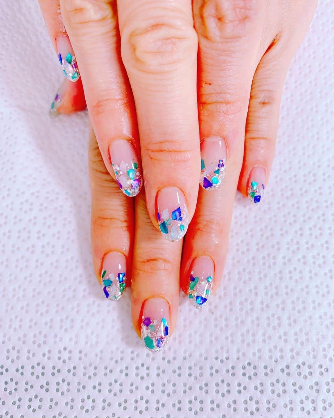 小川麻琴さんのインスタグラム写真 - (小川麻琴Instagram)「ニューネイル💅 紫陽花をイメージしてみたよ✨ この時期にピッタリでしょ（笑） 菊さんとお喋りしながらのネイルチェンジの時間はいつも楽しい🥰 #ニューネイル  #ネイルサロン  #恵比寿  #bijounail  #紫陽花ネイル」5月21日 22時23分 - 1029_makoto