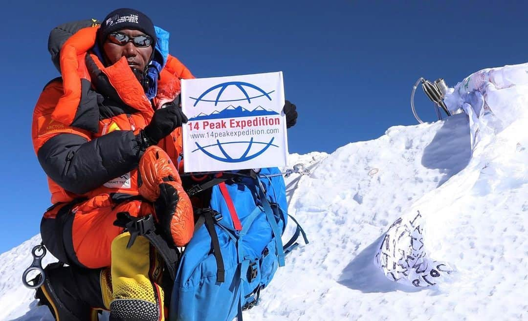 NBC Newsさんのインスタグラム写真 - (NBC NewsInstagram)「Sherpa #mountaineer Kami Rita has climbed Mount Everest 24 times. When he reached the 29,035-foot peak Tuesday, it was his second time on the summit in a week, and it brought him closer to his target of 25 ascents of #Everest before he retires from #mountainclimbing. Read more at the link in our bio. . 📷 Seven Summit Treks via @afpphoto」5月21日 22時25分 - nbcnews