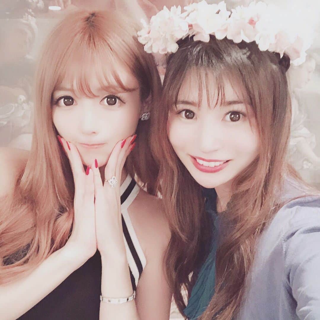 清水彩子のインスタグラム：「可愛いのにサバサバしてて会話が軽快で話してると楽しい💕 大好き💕  #武藤静香 ちゃん #可愛すぎ💕 @mutoshizuka0204」