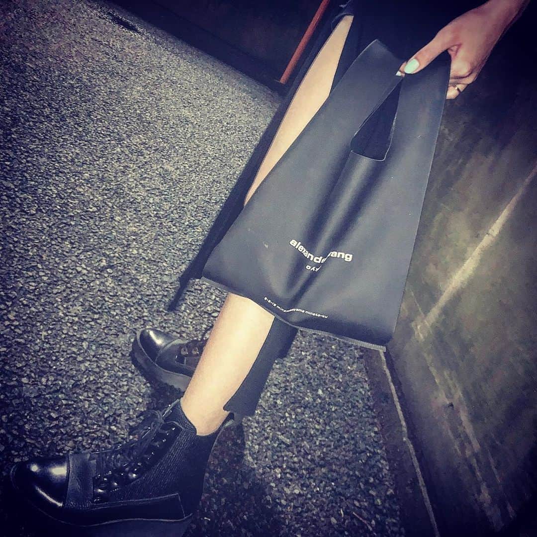 川本璃さんのインスタグラム写真 - (川本璃Instagram)「. 🖤🖤🖤 #ootd」5月21日 22時49分 - ruri_kawamoto_official