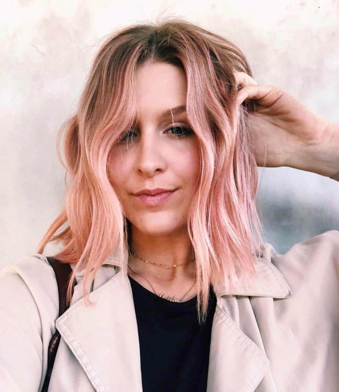 CosmoProf Beautyさんのインスタグラム写真 - (CosmoProf BeautyInstagram)「Girl, you SLAY in this Rosé 🙌😍 ✨ Hair by @ninezeroone stylist @hairbysarahklein who used @marianilastockholm Colour Refresh Pink Pop with a splash of Bright Copper mixed with a little conditioner to create this perfect, soft Rosé Pink 💕 ✨ Natural, vegan and cruelty-free! Find #MariaNila EXCLUSIVELY at #cosmoprofbeauty where you are #licensedtocreate 🐰💚 . . #repost #MariaNilaAtCosmoProf #rosegoldhair #rosehair #pastelhair #pinkhair #roséhair」5月21日 23時00分 - cosmoprofbeauty