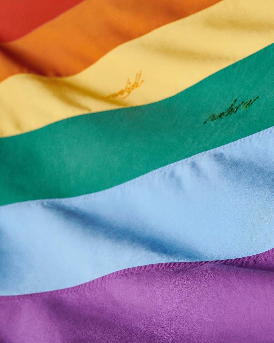 Polo Ralph Laurenさんのインスタグラム写真 - (Polo Ralph LaurenInstagram)「Ralph Lauren has a legacy of preserving and protecting flags of great significance. With the #RLPride campaign, we continue our tradition by celebrating a global symbol of diversity, equality, and inclusion: the rainbow flag. . The rainbow flag represents more than four decades of pride—and every color tells a story. Red for life. Orange for healing. Yellow for sunlight. Green for nature. Blue for serenity. Purple for spirit. . For the #RLPride campaign, we invited a group of our inspiring friends—@Party_Harderson, @TheHarperWatters, @JosieTotah, @JacobBix, @GusKenworthy, and @HetrickMartin—to share their stories of life, healing, sunlight, nature, serenity, and spirit. Directed and photographed by @CassBlackBird. . Read about our tradition and the history of the Pride flag on #RLMag—link through bio. . #Pride #LoveisLove . When you shop the Pride graphic tee, 100% of the purchase price is donated to @StonewallFoundation. When you shop the Pride hoodie, hat, tote, and Polo shirt 50% of the purchase price is donated.」5月21日 23時00分 - poloralphlauren