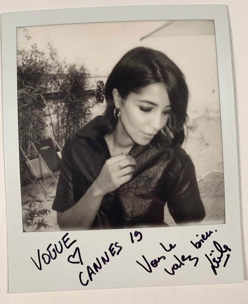 Vogue Parisさんのインスタグラム写真 - (Vogue ParisInstagram)「Polaroids from Cannes: We met up with @LeilaBekhti at the @loreal beach to talk all things cinema. As she prepares to walk the red carpet tomorrow for the film ‘La fameuse invasion des ours en Sicile’, check out her interview now on Vogue.fr #Cannes2019」5月21日 23時08分 - voguefrance