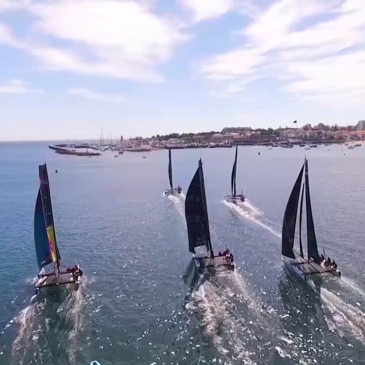 のインスタグラム：「#RedBullSailingTeam are back and aiming for pole position! This starts in Sardinia tomorrow! @redbullsailingteam #sailing #racing #sea #ocean #redbull #givesyouwings」